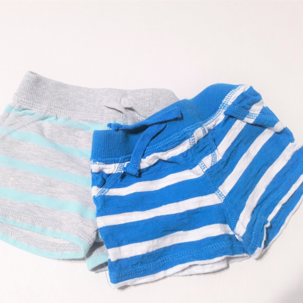 5/$10 Girls 3 Months 2 Pair of Shorts